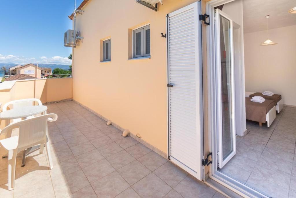 Sandy Beach Complex By Konnect - Annexe Building Kavos Ruang foto